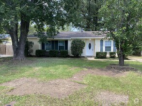 Building Photo - 781 Trailwood Dr E