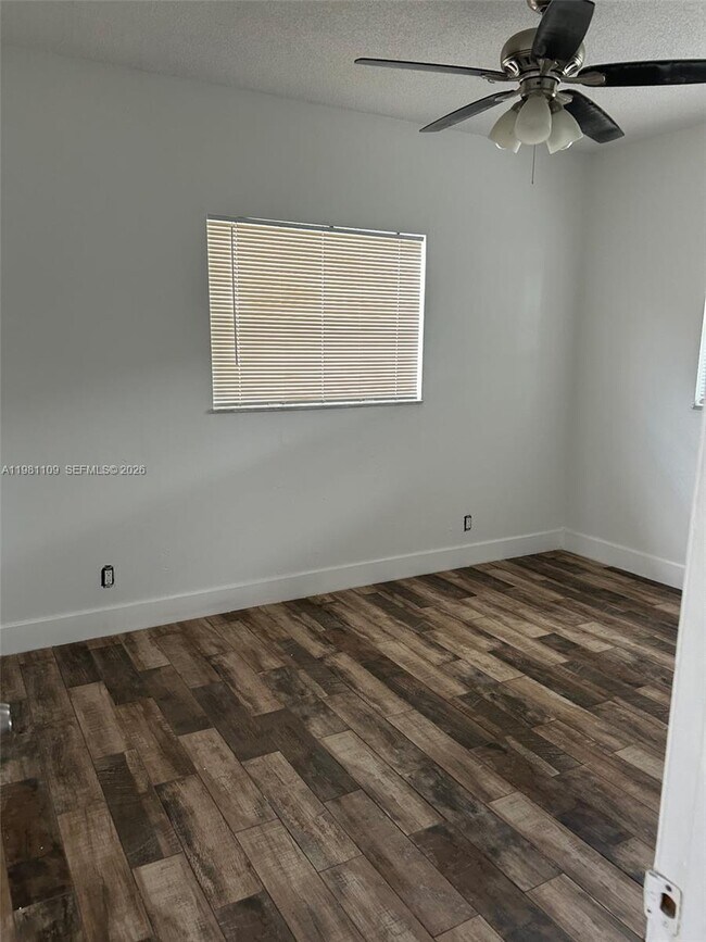 Building Photo - 730 SW 4th St