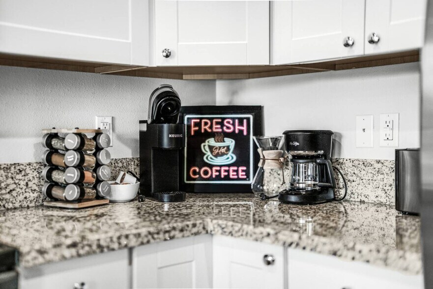 Building Photo - 2702 E 33rd St