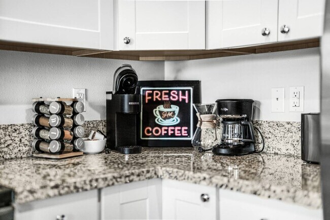 Building Photo - 2702 E 33rd St