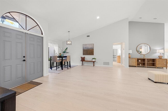 Building Photo - 1611 NW 101st Way