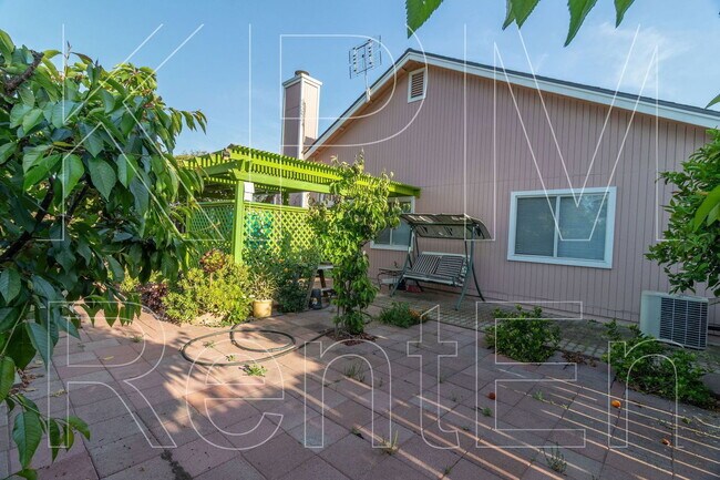 Building Photo - 6529 El Capitan Cir