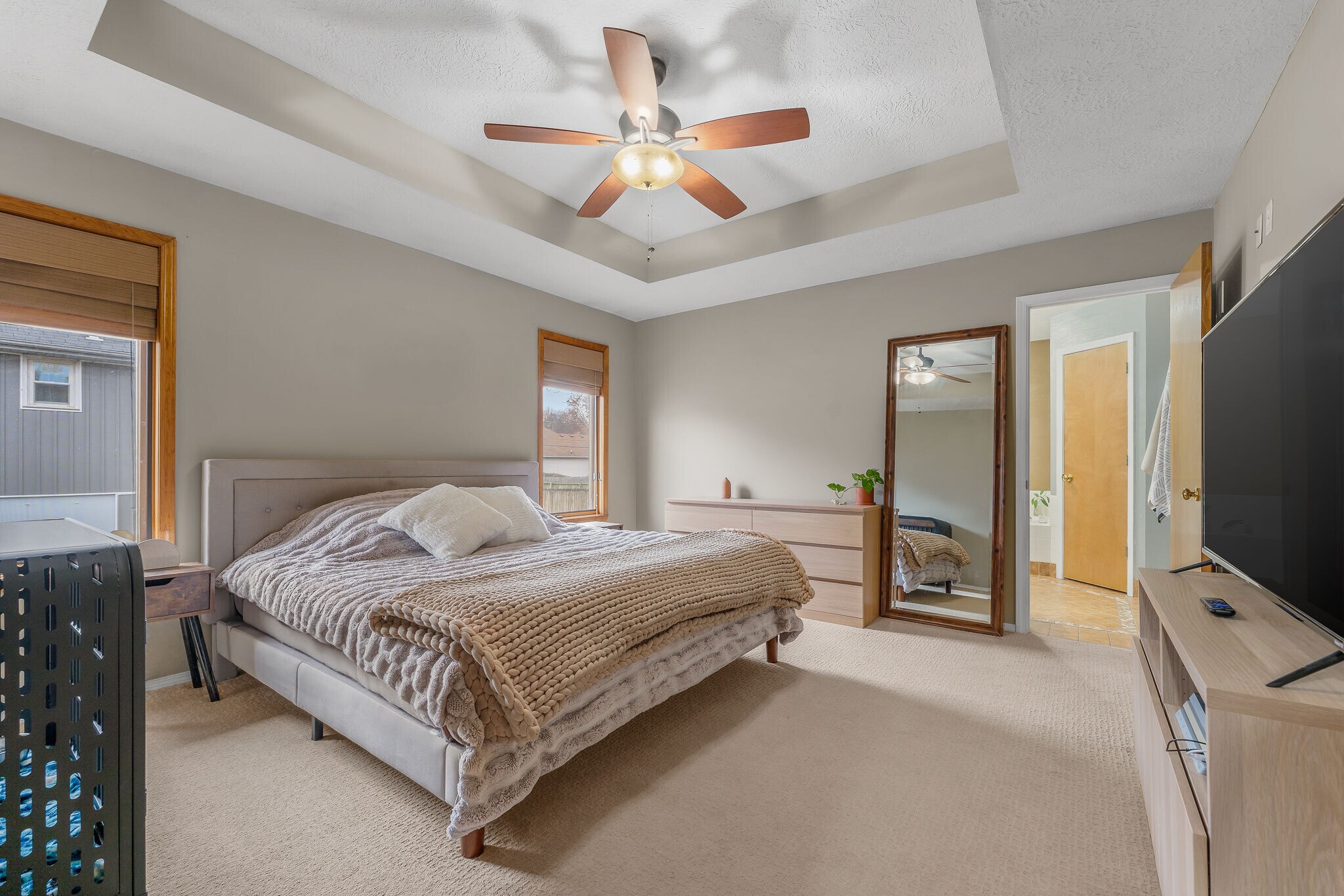 Master suite - 3668 W El Castile St