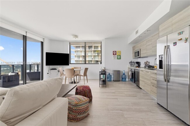 Building Photo - 121 NE 34th St