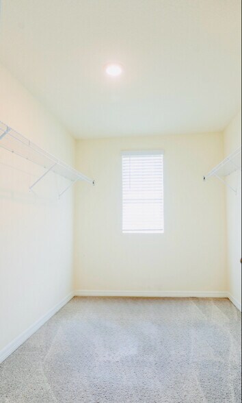 Building Photo - 11730 White Willow Ln