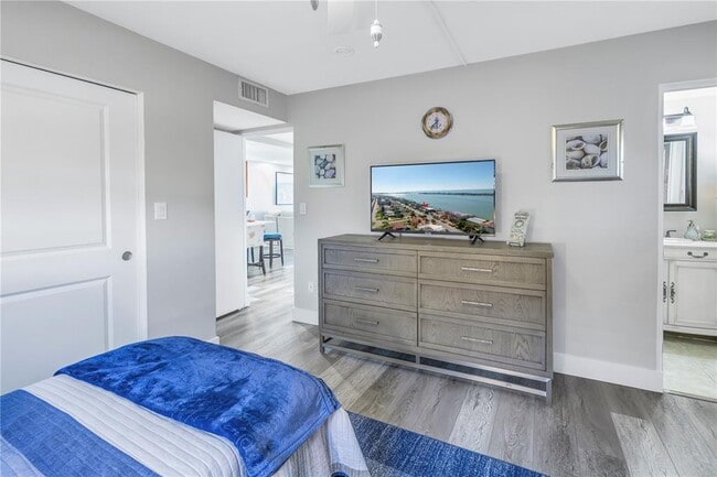 Building Photo - 800 Madonna Blvd