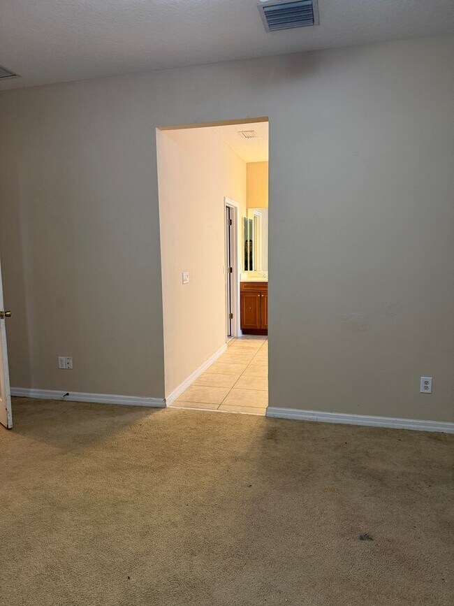 Building Photo - 3227 Lake Jean Dr