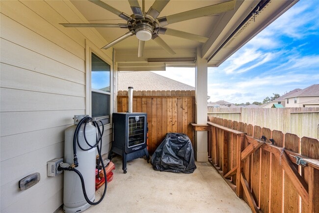 Building Photo - 30434 Butternut Oak Ln