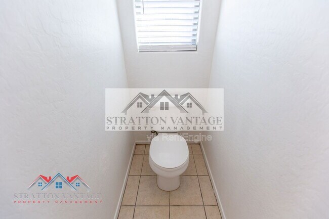 Building Photo - 11754 W Belmont Dr