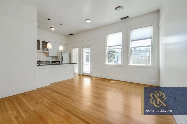 Building Photo - 3743 1/2 23rd Street-