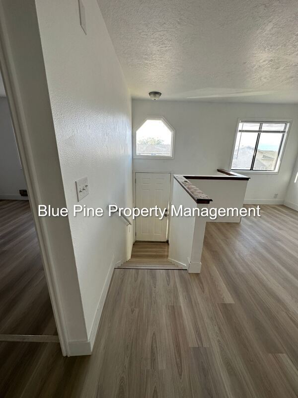 Building Photo - 1224 Holman Ave