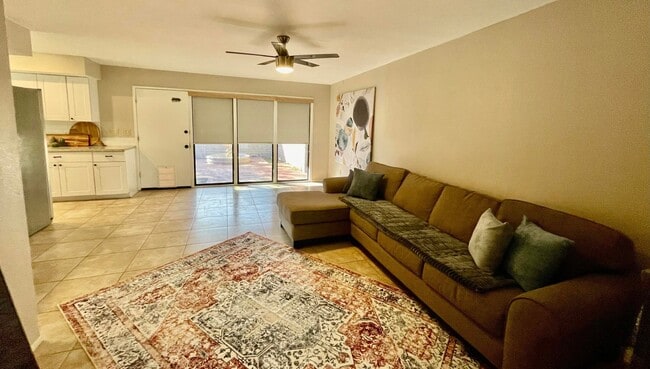 Building Photo - 2434 N Shade Tree Cir