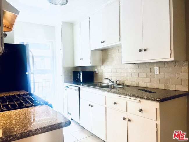 Building Photo - 1132 Alameda Ave