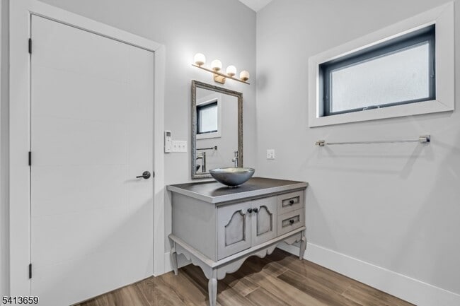 Building Photo - 10 McCready's Alley