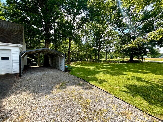 Building Photo - 1405 Webb Ridge Rd