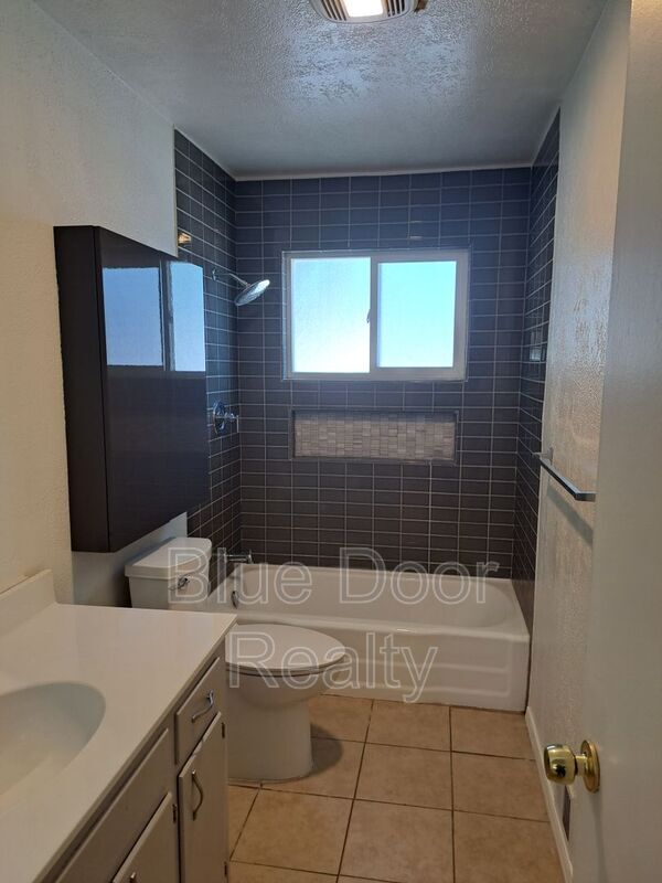 Building Photo - 3416 Parsifal St NE