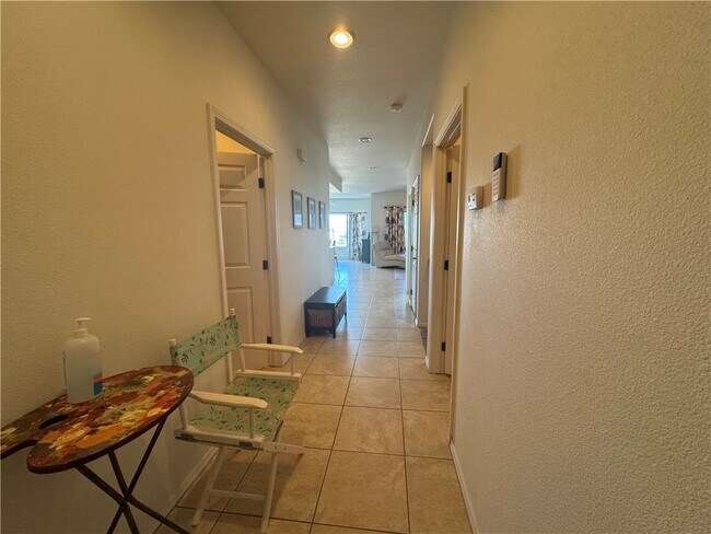 Building Photo - 3340 Landon Dr W