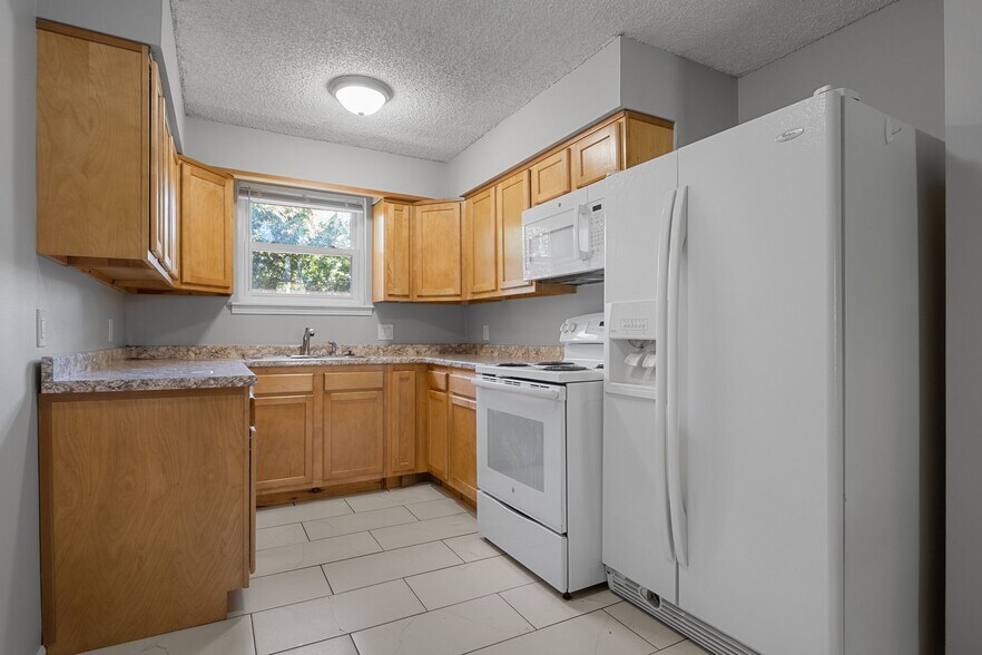 Building Photo - 5162 Hilson Rd