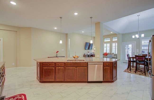 Building Photo - 11810 Dockside Shores Dr