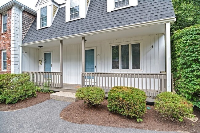 Building Photo - 13 Colonial Dr