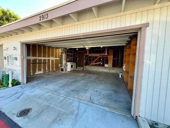 Building Photo - Spacious 4 BR/2.5 BA Townhouse in Carlsbad...