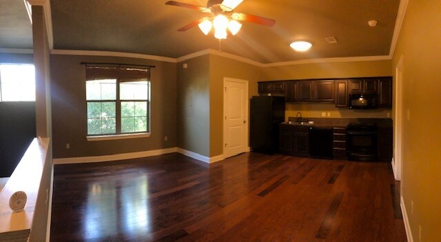 Building Photo - 888 S Kenilworth Pky