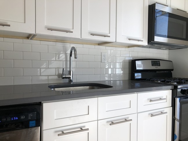 Primary Photo - 38-40 Kelly Pkwy