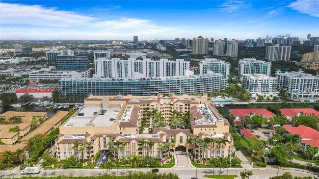 Building Photo - 3001 NE 185th St