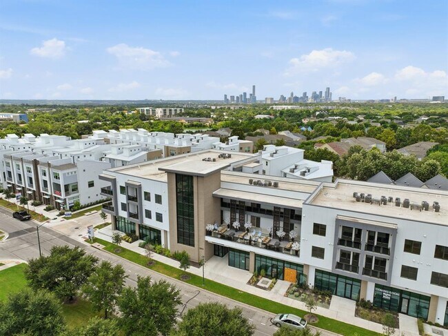 Building Photo - 3900 Berkman Dr