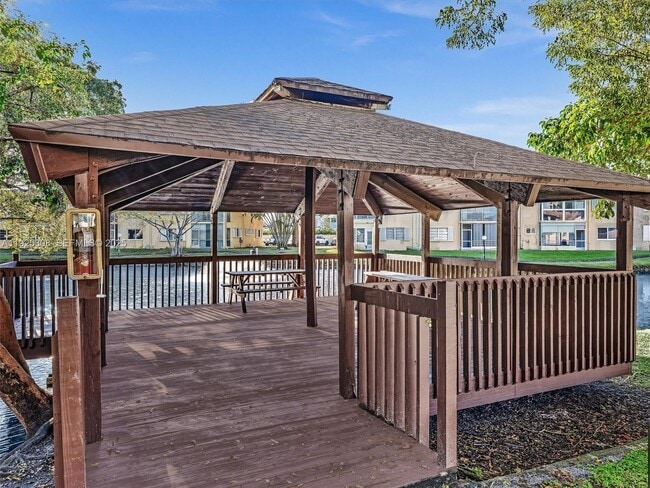 Building Photo - 5130 SW 40th Ave