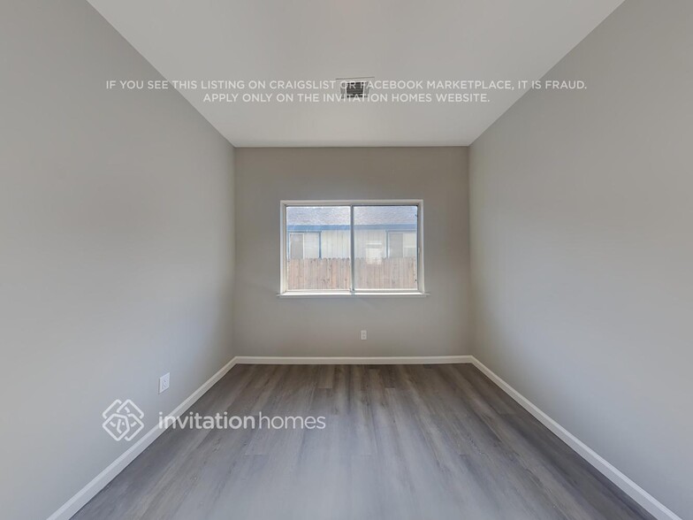 Building Photo - 367 Samantha Pl