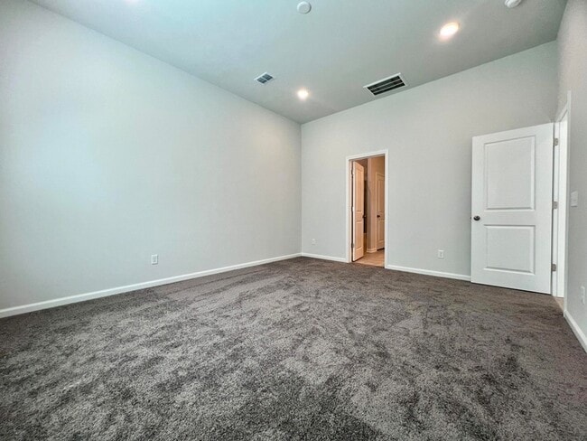 Building Photo - 4008 Flatiron Dr