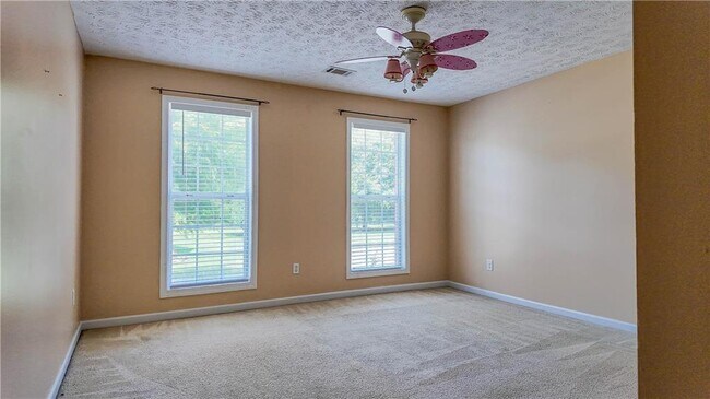 Building Photo - 2760 Rusticwood Dr SW