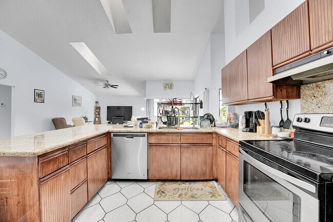 Building Photo - 14544 Autumn Ave