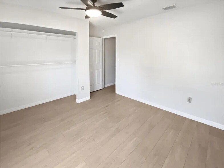 Building Photo - 1608 Amberlea Dr N