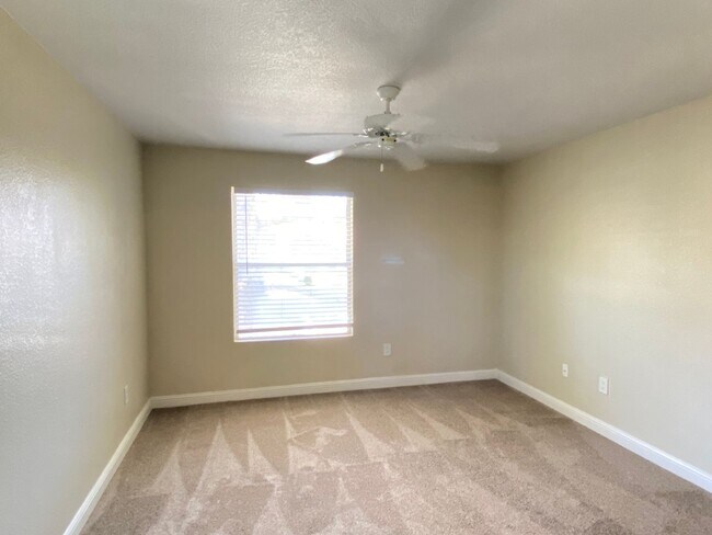 Building Photo - 5055 W Hacienda Ave