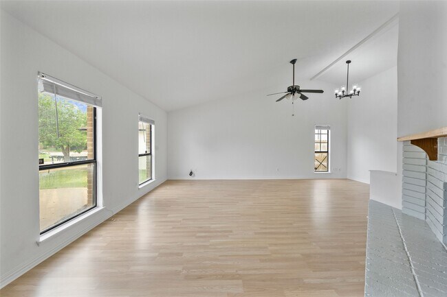 Building Photo - 6531 Vanlynn Ln
