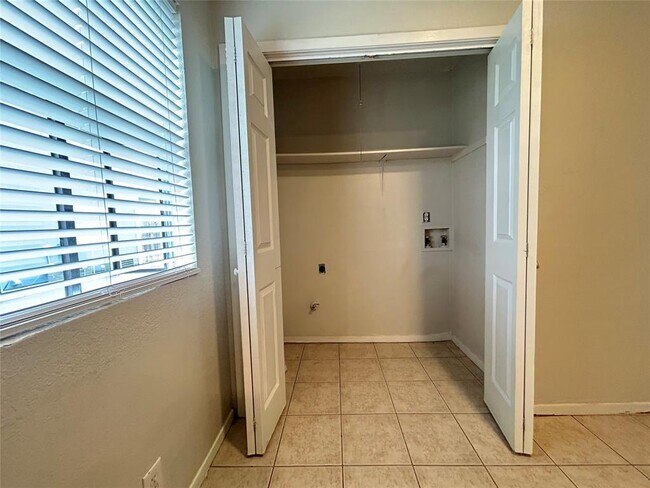 Building Photo - 2300 Cedrick Cove