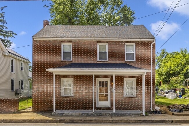 Building Photo - 106 Potomac St