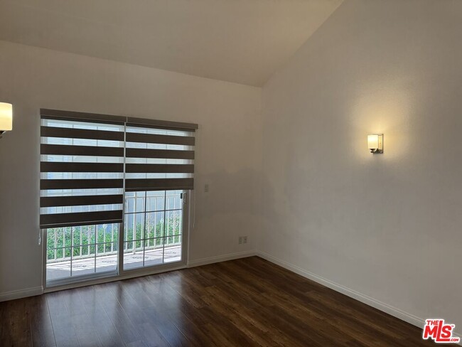 Building Photo - 2315 Mira Vista Ave