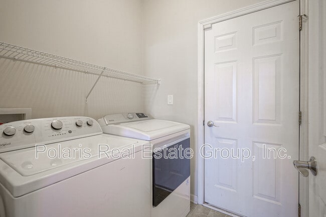 Building Photo - 4084 Weston Pointe Dr