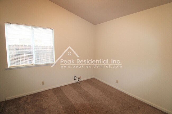 Building Photo - Nice 3bd/2ba House with 2 Car Garage near Bell & Rio Linda Blvd