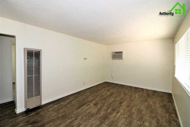 Building Photo - 3994 Mercury Dr
