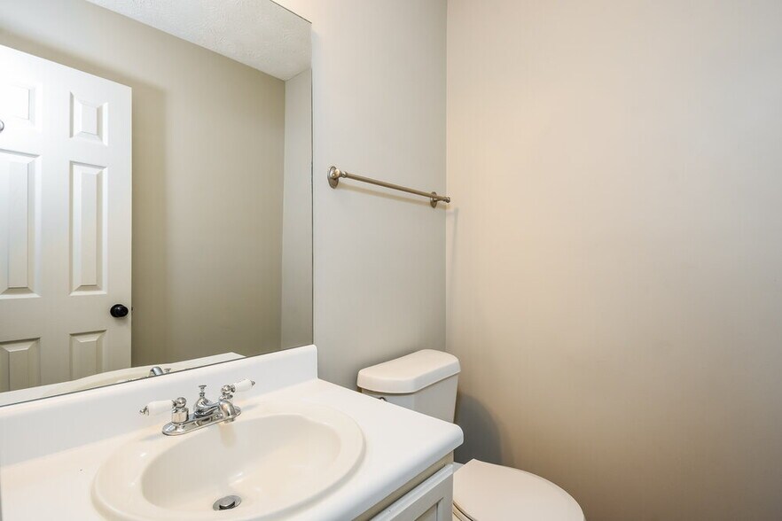 Building Photo - 2991 Heather Lake Dr
