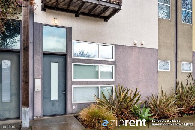 Building Photo - 2 br, 2 bath Townhome - 2910 Mandela Pkwy,...