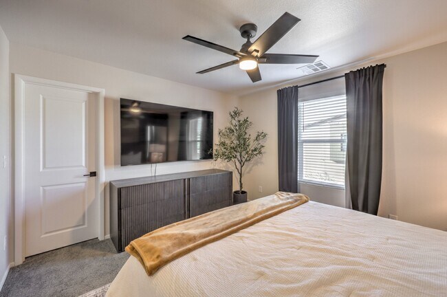 Building Photo - 4463 Honey Hls Ave