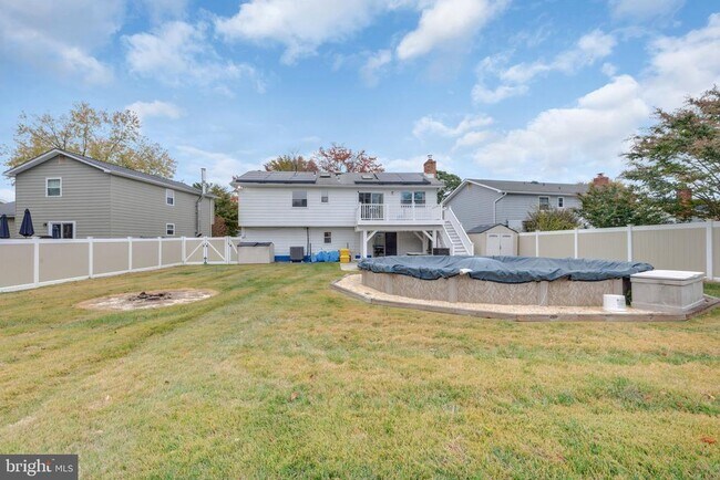 Building Photo - 852 Birchwood Ct