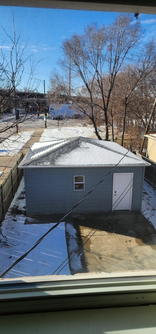 Building Photo - 7556 S Kenwood Ave