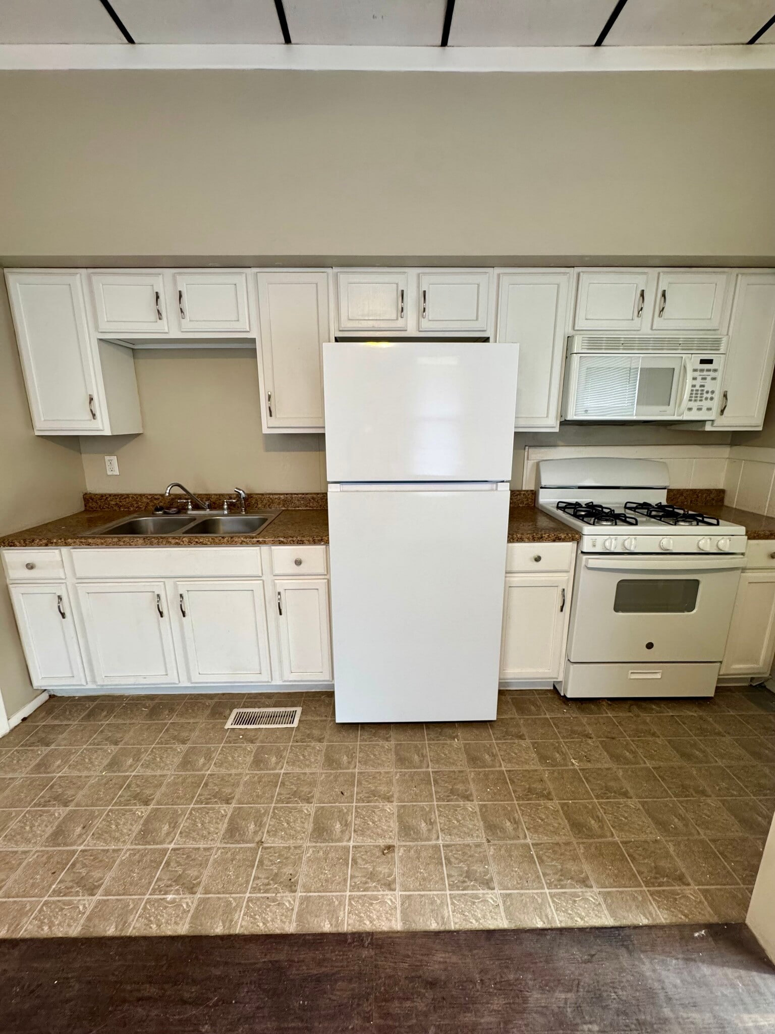 Building Photo - 737 17th St