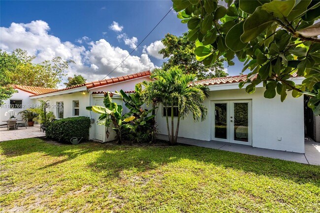 Building Photo - 1360 SW 16th St